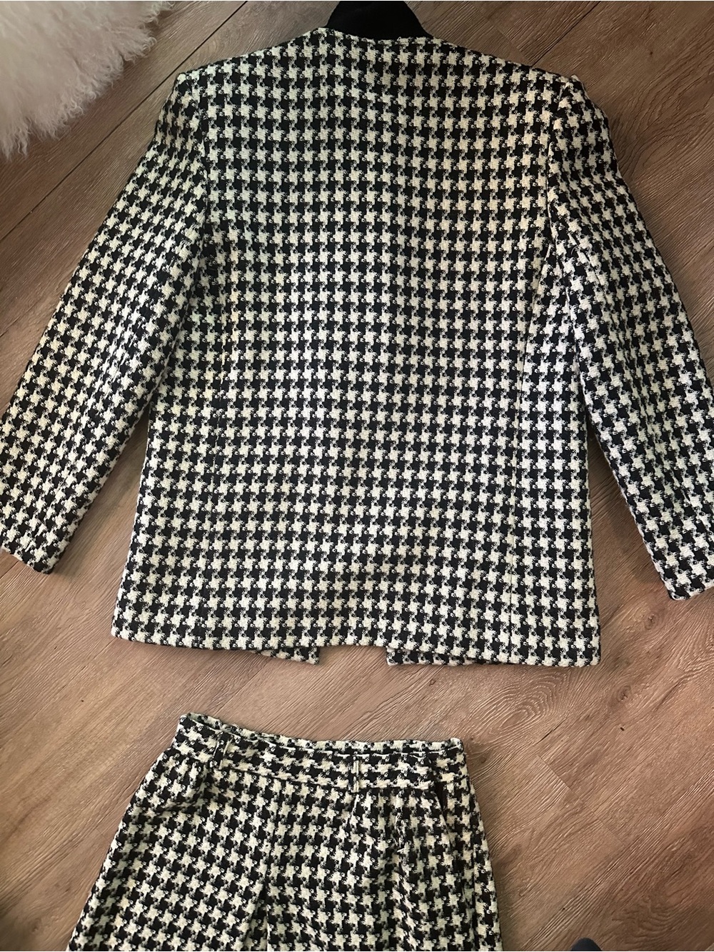 Vintage Houndstooth 2 piece skirt suit - - Picture 5 of 7
